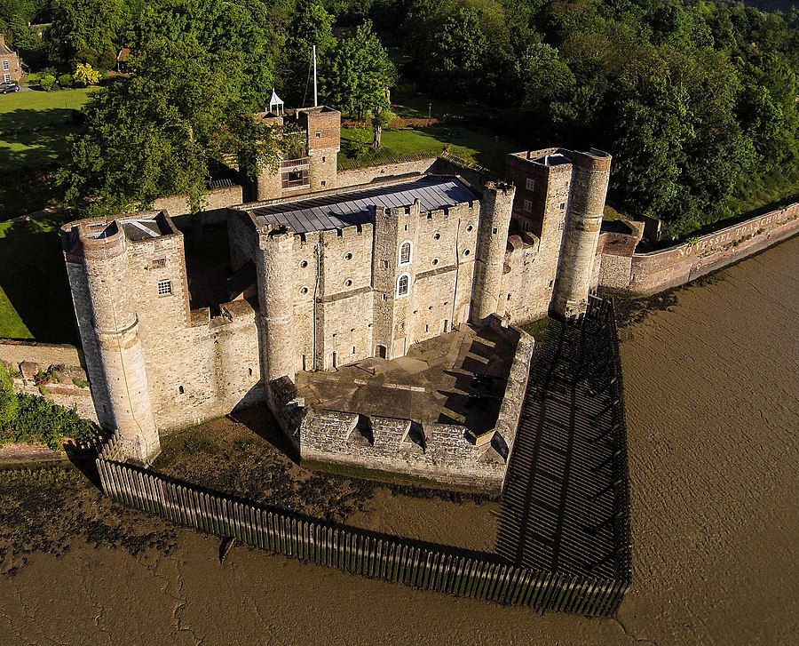 Upnor Castle, United Kingdom 
Build your Bucket List with dGuide!

Learn more: dguideapp.com/guide/details/… 

#dGuide #destination #guide #travel #BucketList #dGuideApp #tourism #sightseeing #UnitedKingdom #UK #castle #history