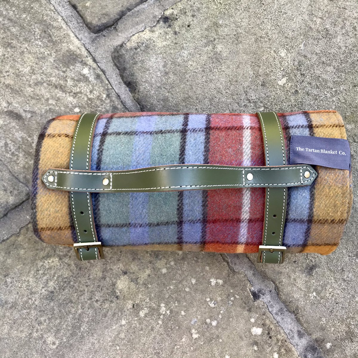 hudsonbellegift's tweet photo. Our little picnic sets are flying out they are a perfect match for our beautiful picnic blankets which come in 3 colours. Don’t miss out just DM to order or pop into our shop @ThePieceHall we are open every day. Top floor above The South Gate 💗 https://t.co/cEOnW2dKAj