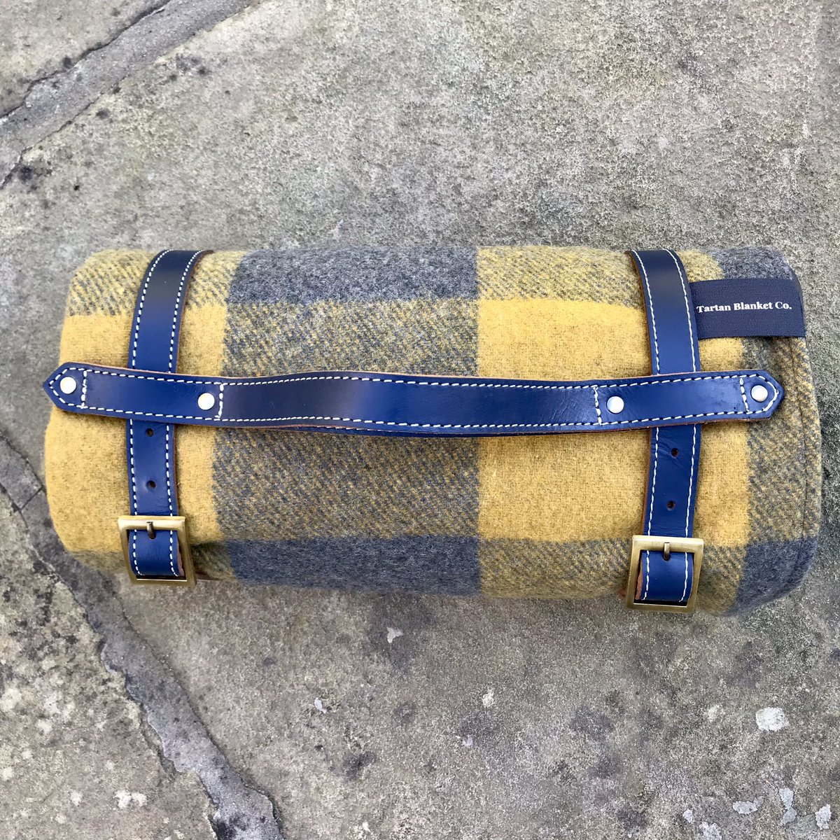 hudsonbellegift's tweet photo. Our little picnic sets are flying out they are a perfect match for our beautiful picnic blankets which come in 3 colours. Don’t miss out just DM to order or pop into our shop @ThePieceHall we are open every day. Top floor above The South Gate 💗 https://t.co/cEOnW2dKAj