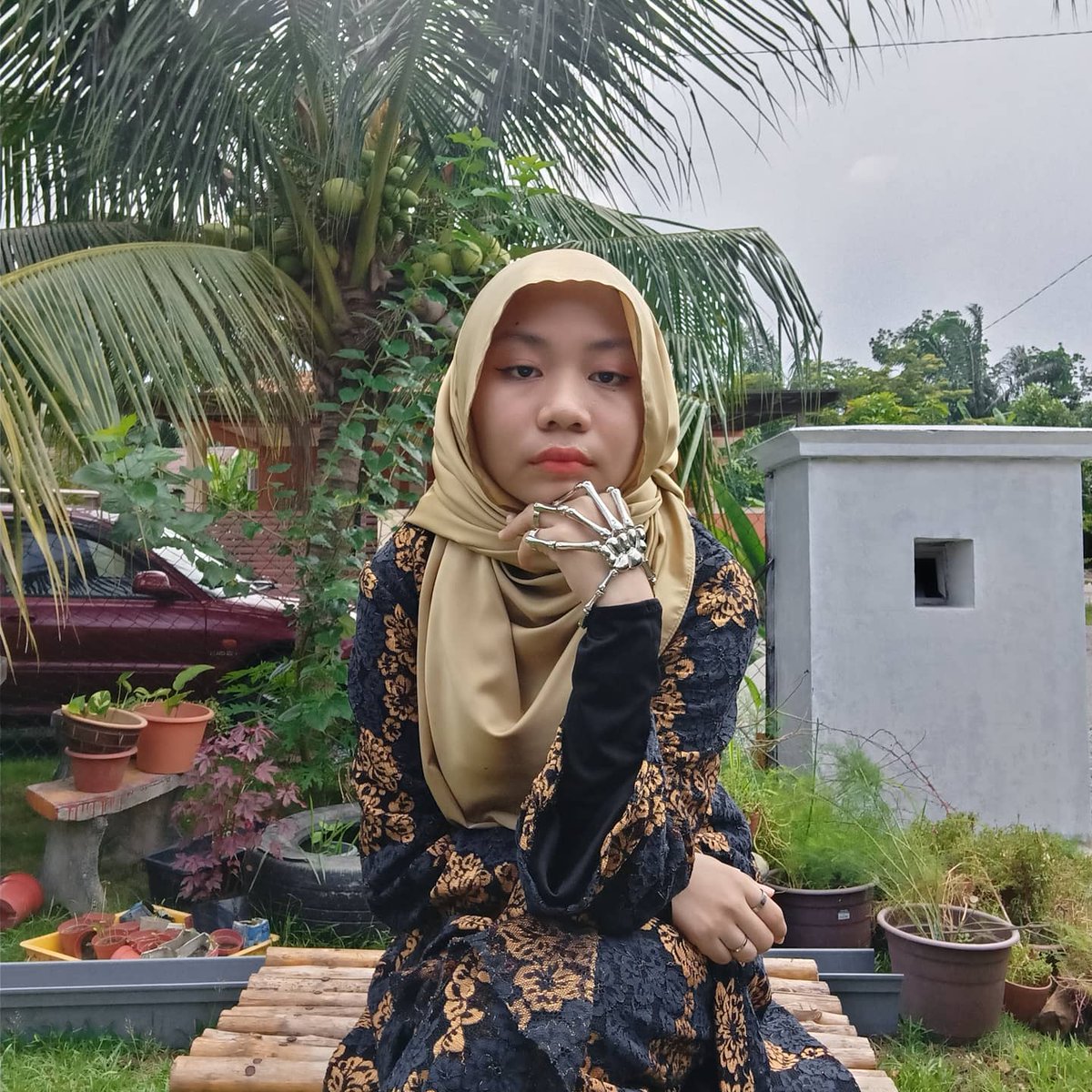 haemi1n's tweet photo. Happy eid Mubarak everyone! Please excuse my non smiling face. ^^ https://t.co/fxmrDnNGzH