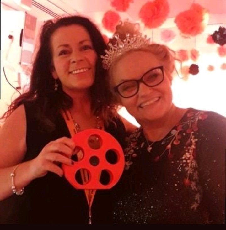 Justagirl2017x's tweet image. In 2016 I weighed 6st. My hair was falling out, my body was shutting down and I was so emaciated that I could barely walk. I was an end stage alcoholic sleeping on a sofa. When I came out of #rehab I started to #write...the story of that time is here. Justagirl.emyspot.com