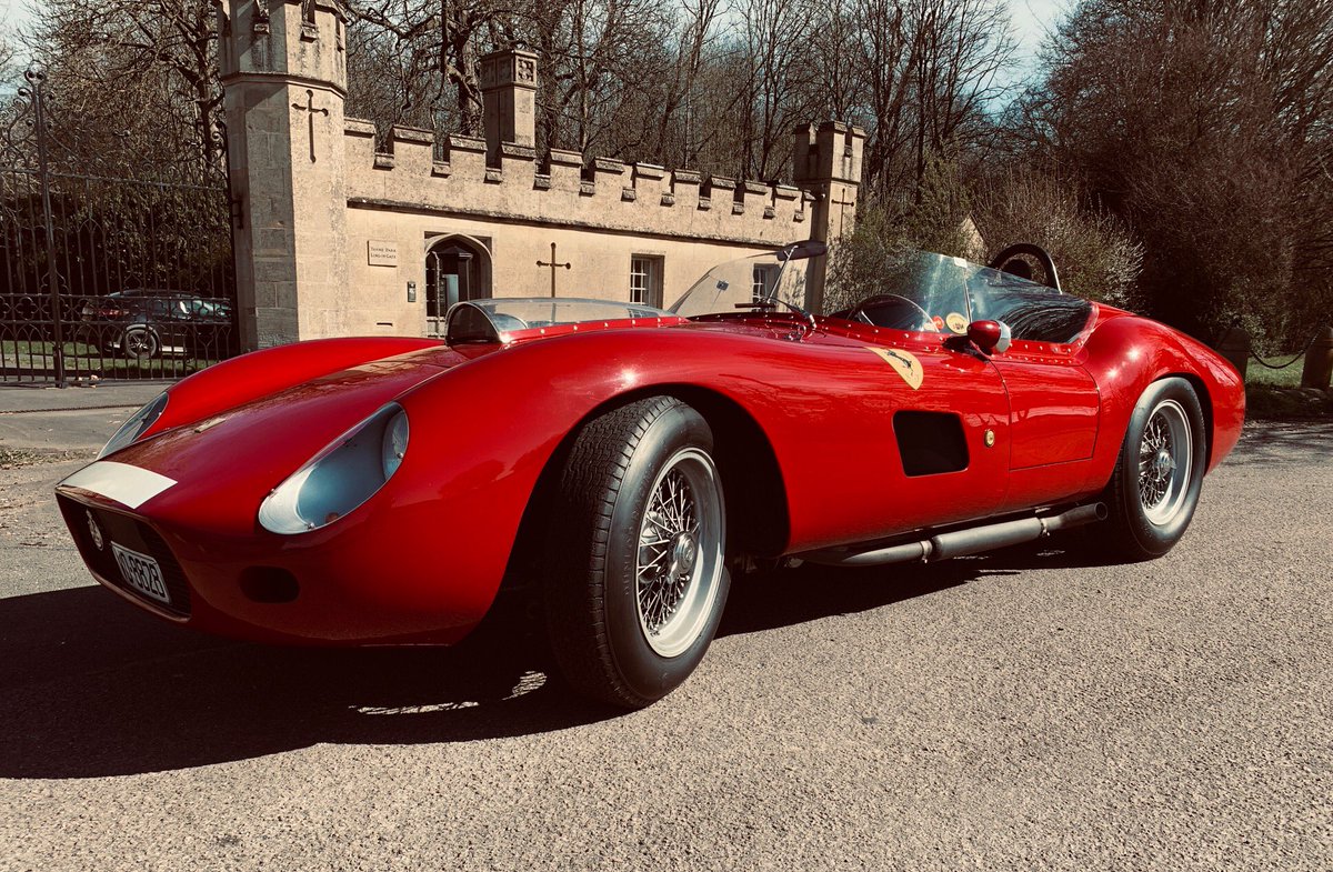 auto_royale's tweet photo. This CEGGA Ferrari 250 TR pays homage to the lost chassis #0702 originally rebuilt by the Gachnang brothers of Switzerland.  Its beautiful Scaglietti body built to the original plans makes its concours debut at Auto Royale in July.

#FerrariUK #ConcoursDelegance #ClassicCarShow https://t.co/h4UDWA97pu