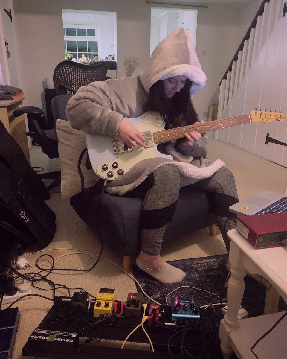 How do your evenings look? Here’s mine. #oodie #fendertelecaster #songwriter