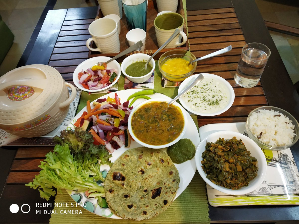 VandanaMegastar's tweet image. Reminds me how my Managing Consultant insulted me in lunch time passing critical remark at my home cooked food, Sir. #homecookedfoodplate 👇 #poorhealth #reasons #India