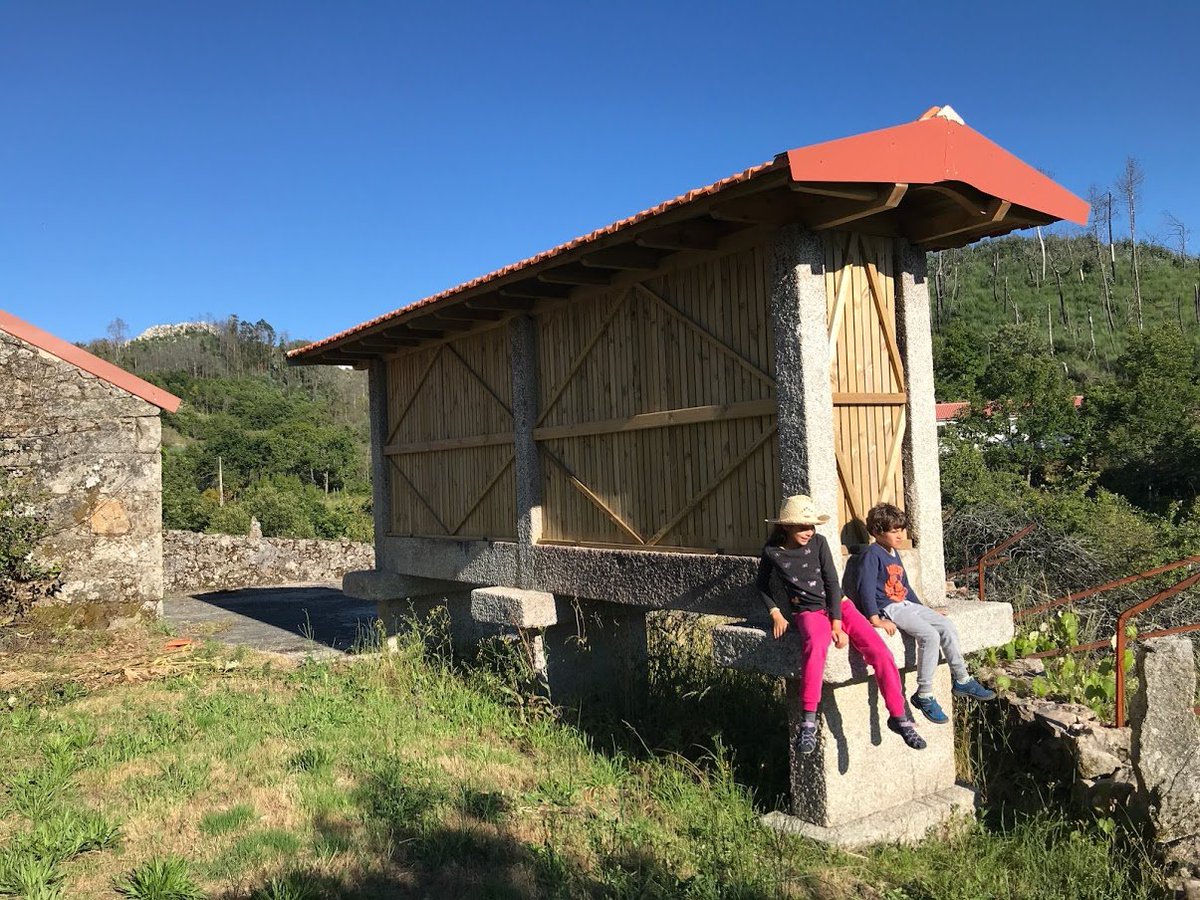 chozas_sergio's tweet photo. In Northwestern Iberia (modern Northern Portugal, Asturias and Galicia) we still have them #espigueiros #canastros #horreos https://t.co/f0qldP2E3a