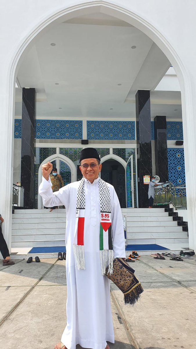 Selamat berjuang Saudara2ku di Palestina. Mhn maaf kami hanya bisa mendoakan dari jauh