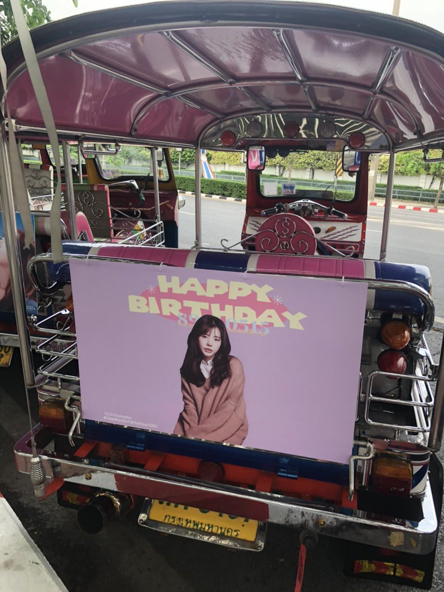 เตรียมนับถอยหลัง อีกเพียง 2 วันก็จะเป็นวันเกิดของ #Sunny จากวง #SNSD #GirlsGeneration แล้วน้าาา❤️ ป้ายวันเกิดซันนี่มีหลากแนวสุดๆทั้งสวยหวาน🌷เท่😎น่ารัก🐱เซ็กซี่💋 โซวอนตามถ่ายรูปครบทุกป้ายแล้วรึยัง ถ้ายังต้องจองรถแล้ววว Line <a href="/tuk/">tuk</a>.up🎉💘

#SoonkyuOnTukTukTour2021 #소녀시대 #써니