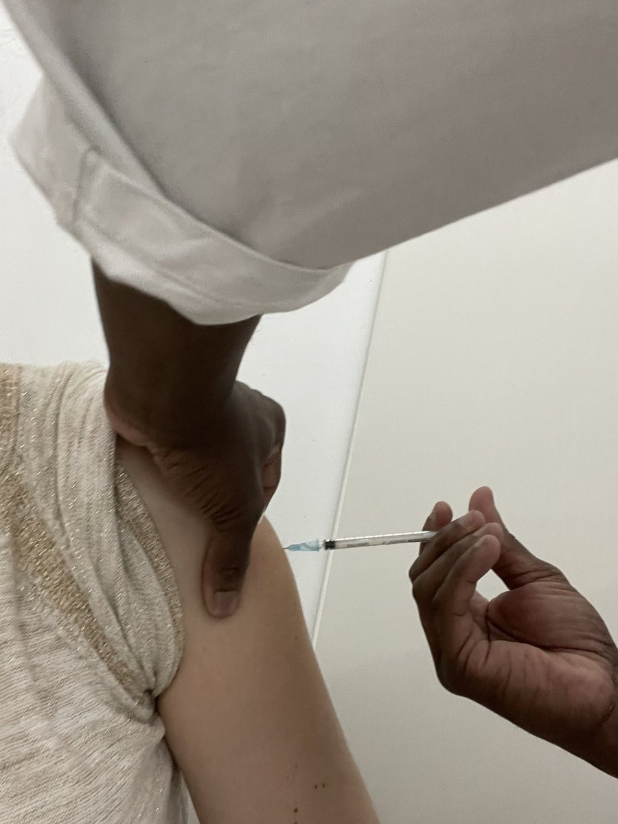 jul2bert's tweet photo. 👶🏼👧🏻👦🏼👩🏽🧑🏾‍🦱👱‍♀️👱🏻‍♀️👩🏼‍🦰🧔🏻👵🏼👨🏽‍🦳🦸🏻‍♀️🦹🌎🌍🌏

Number 2️⃣ !

Feeling happy, privileged, and doing my part.

Thank you 🙏 #science !

#teamvaccination #tousensemble #mercilascience #COVID19  #vaccination #Vaccin https://t.co/DvNYZCSX49