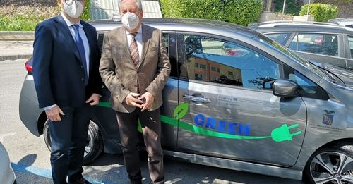EnerNETMob's tweet photo. 🚗🔌 Libero Consorzio Comunale di Ragusa continues the path towards a sustainable mobility‼️‼️
➡2️⃣ #EVS were purchased with funds from the #EnerNetMob project.
👉For more info and next steps go to our website: https://t.co/YE0fsnkHlE https://t.co/3of3z2D5NH