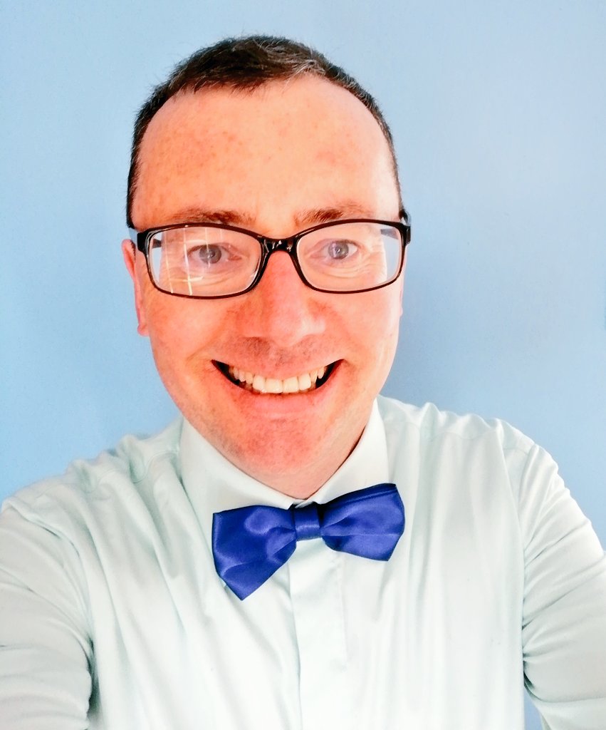 pauldunphy's tweet image. Fresh hair cut 💇‍♂️😊 and dickied up for more of my popular online #socialmedia consultations today. At last no more wearing hats on Zoom!👒 Will I do? Shirt courtesy of the superb @Devils_Edge Contact me to book your consultation and get proven tips for success. #HireTheSquire 🤸🏼‍♀️