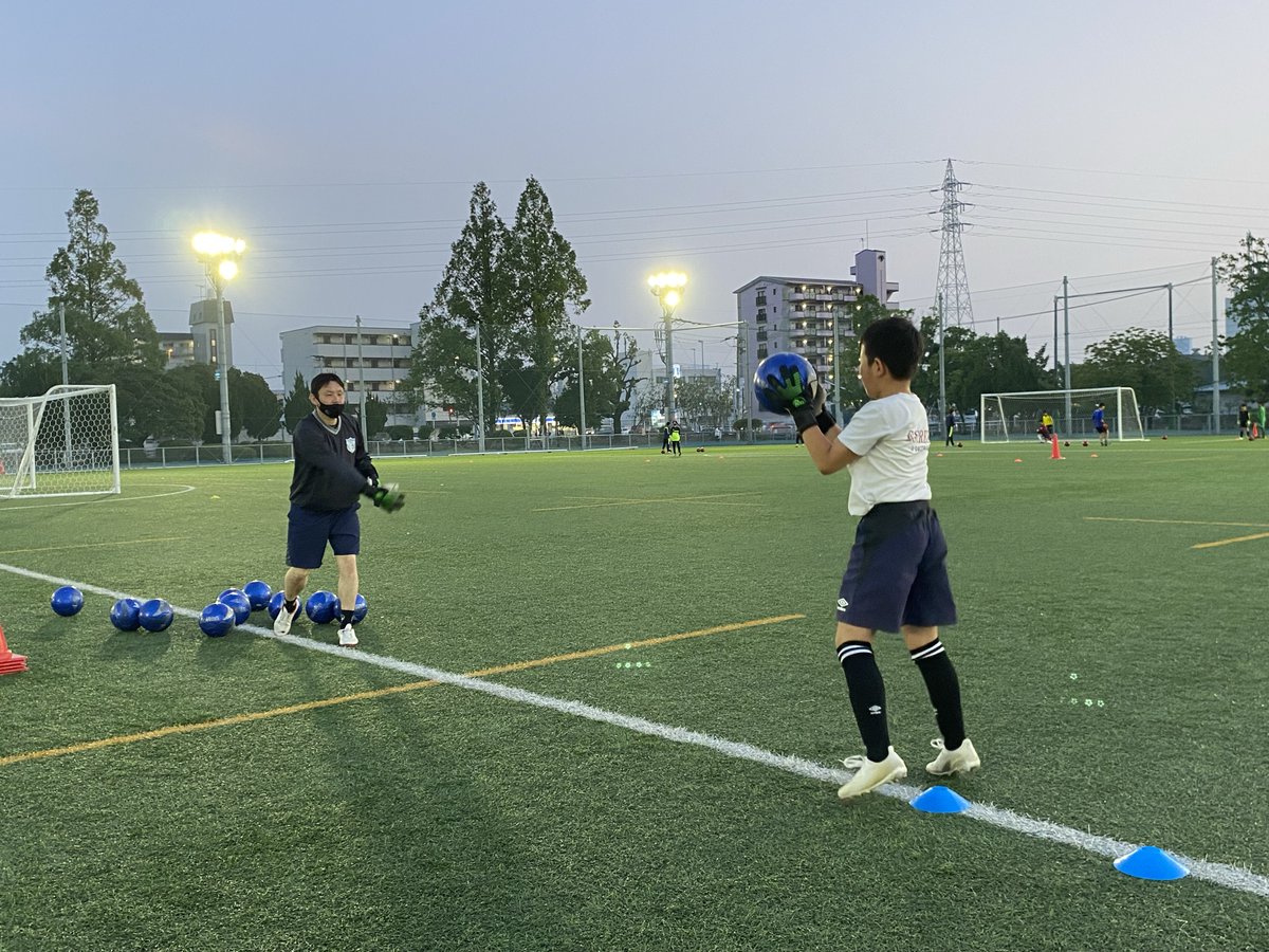 木島隆一郎 21 05 10 Gkcollege佐賀トレーニングレポート 連休明けのトレーニング 各選手課題を持ってきてくれました それも アタックの意識 で解決です サッカー ゴールキーパー 佐賀 上達法 小学生 中学生 佐賀大学 Rg