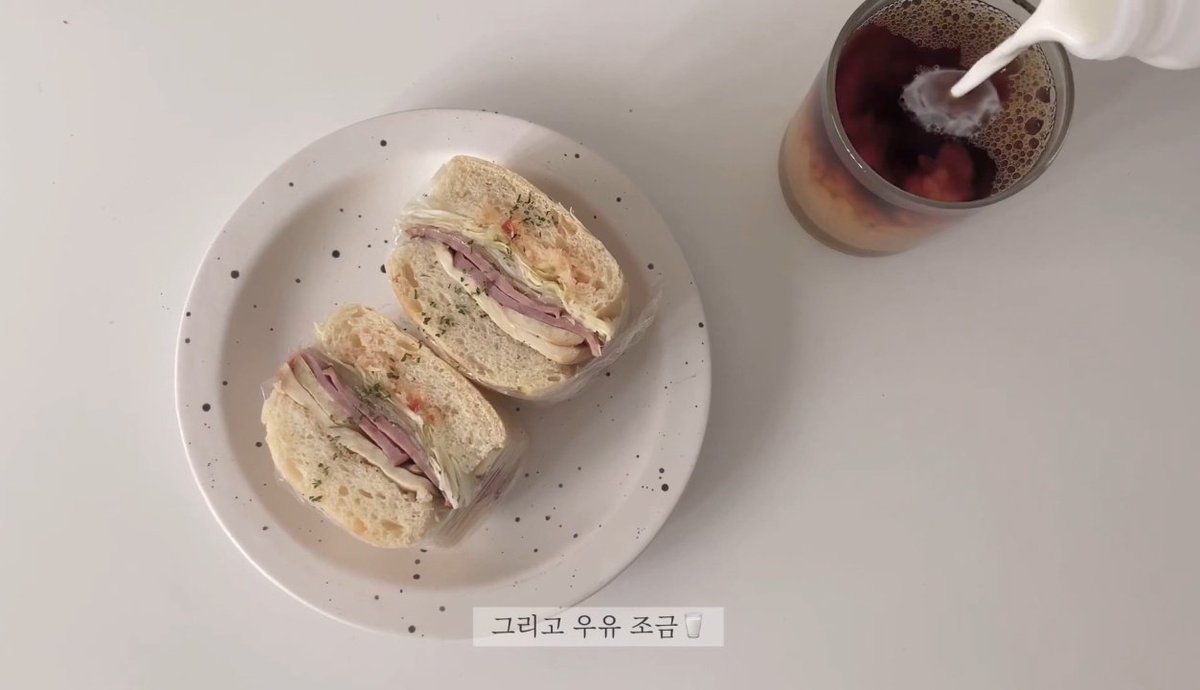 𝖻𝗋𝖾𝖺𝖽 𝗇 𝖼𝗈𝖿𝖿𝖾𝖾 

🍞🪥🥛🪟✿