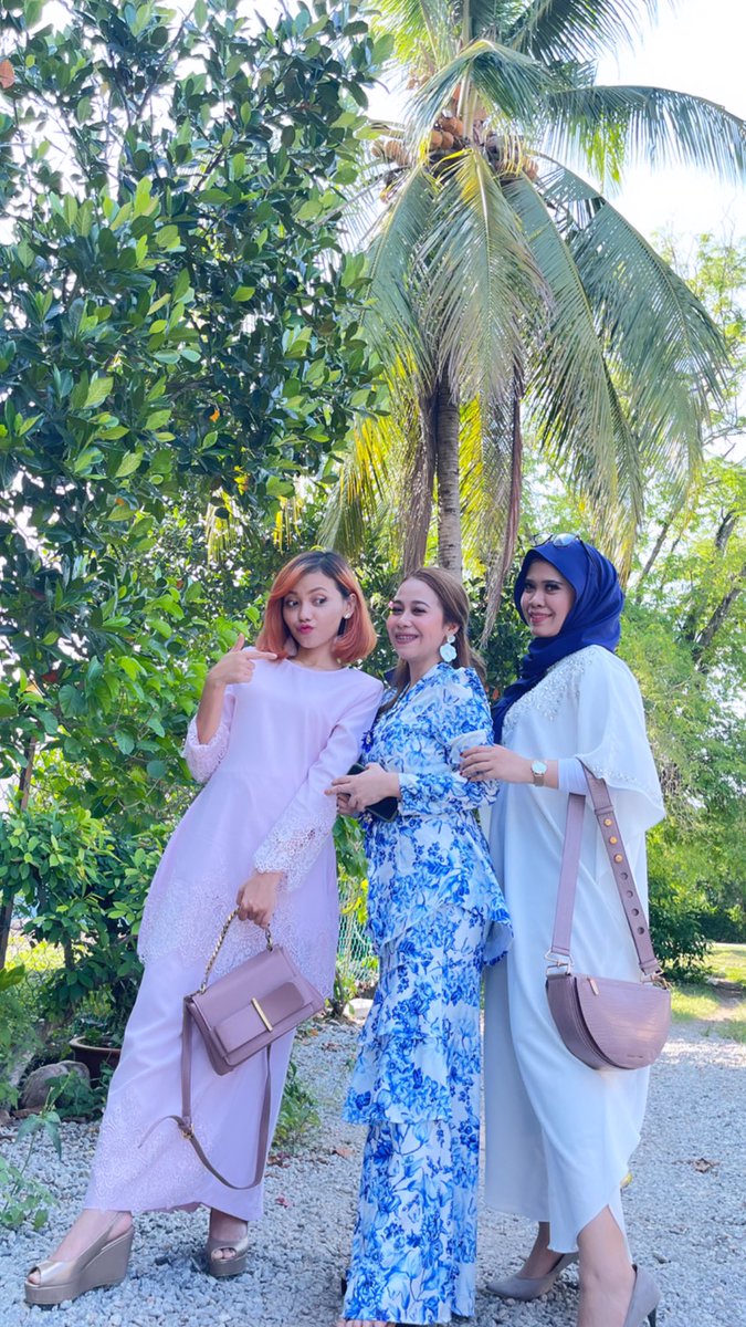 EzyliyanaZeple's tweet photo. Team raya bujang? 🤪 #FirstRaya https://t.co/fadErQIbqf