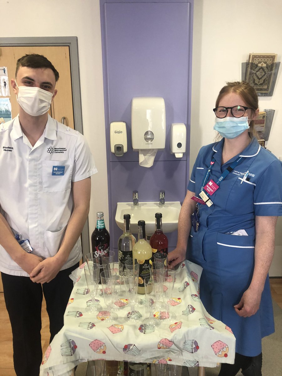 Aliaustinxx's tweet photo. I’m proud to work with such an amazing team♥️CICU @CSScritcare Lots of celebrations for International Nurses Day,starting with bacon butties,a fizzy posh drinks round,5⭐️afternoon tea,bake off,Name the baby,Nurse of the year awards &amp; Why I’m proud to be a nurse @MFT_CSS #IND2021 https://t.co/wtQsQD8Adz