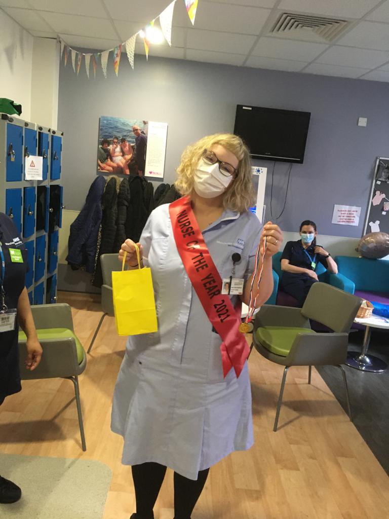 Aliaustinxx's tweet photo. I’m proud to work with such an amazing team♥️CICU @CSScritcare Lots of celebrations for International Nurses Day,starting with bacon butties,a fizzy posh drinks round,5⭐️afternoon tea,bake off,Name the baby,Nurse of the year awards &amp; Why I’m proud to be a nurse @MFT_CSS #IND2021 https://t.co/wtQsQD8Adz