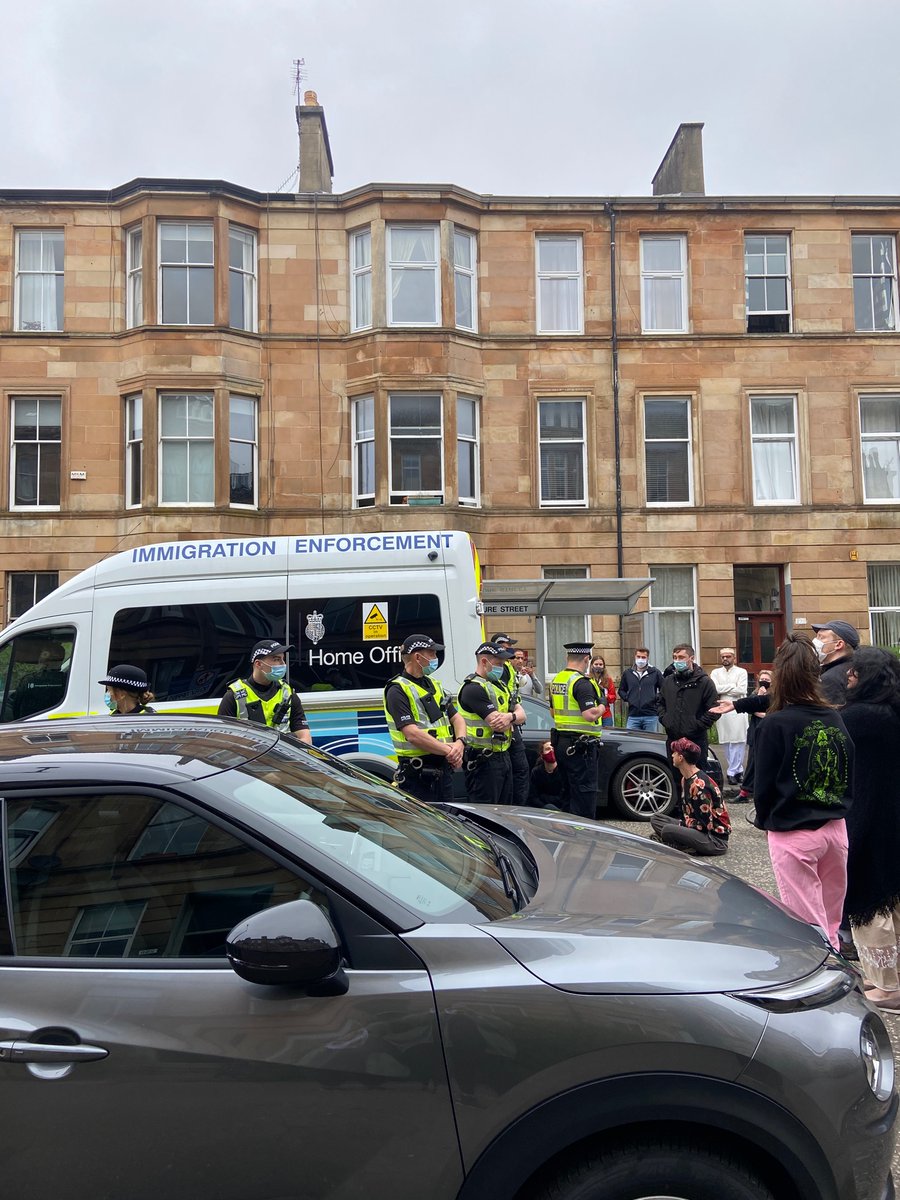 Eid Mubarak from the #homeoffice #forcedeviction on Kenmure Street. Crowds welcome to block this van from taking our neighbours