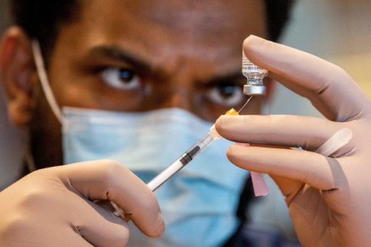 EastMedMonitor's tweet photo. What does waiving intellectual property rights for COVID-19 vaccines mean? 

https://t.co/6BbRXp4RoH 

via @wef

#COVID19 #VaccinationAccess #CovidVaccines https://t.co/4ji6tTtJJE