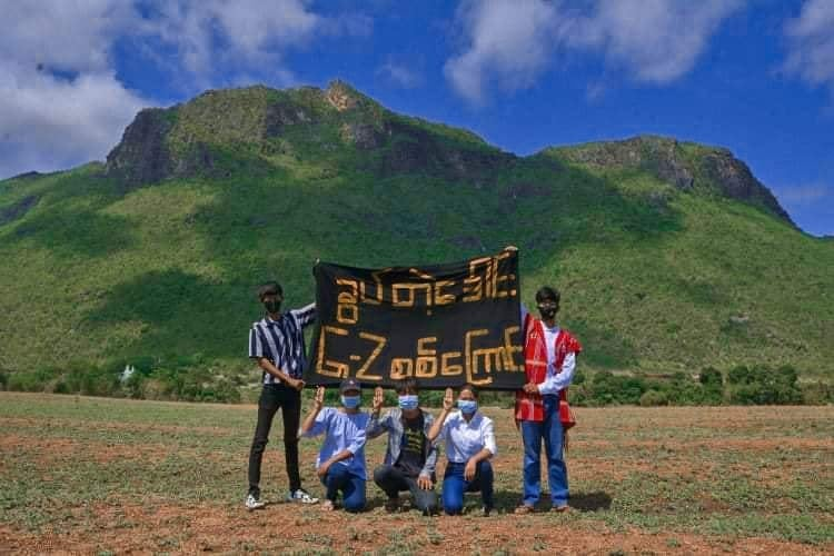 spring21MM's tweet photo. "ခွပ်တဲ့ဒေါင်း G-Z စစ်ကြောင်း", Anti-Military Dictatorship protest by youths at #MyaLeik mountain near #Duhtawadi bank. Though Junta's suppressing our voices for Democracy every day, these brave civilians never give up on Democracy. 
#May13Coup
#WhatsHappeningInMyanmar https://t.co/S9mdBkoSz1