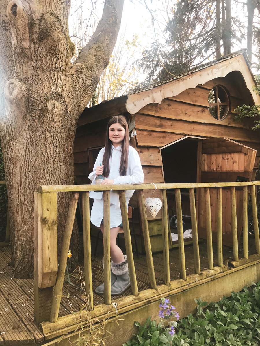 Lisa_R_sheehan's tweet photo. Inspiration for Ted's house (our tree house at the end of the garden, where 'Ted' lives) 😁🐉🐻#justbeingted
#kidlit #kidlitart #ChildrensBooks #childrensbookillustration #picturebook #picturebooks @BusterBooks https://t.co/VCli3rlYCK