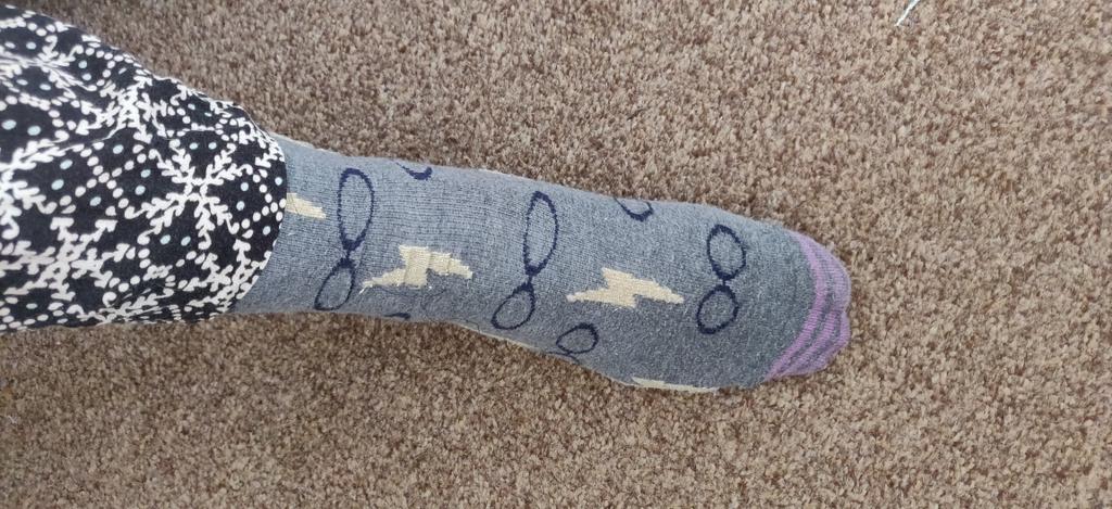 CeriAnneAshby's tweet photo. So it looks like we may be good to go for cycle 2. Chemo socks on and all booked up in readiness.... #HodgkinLymphoma #chemo #readyfortheoff https://t.co/LcRcSVzIWK