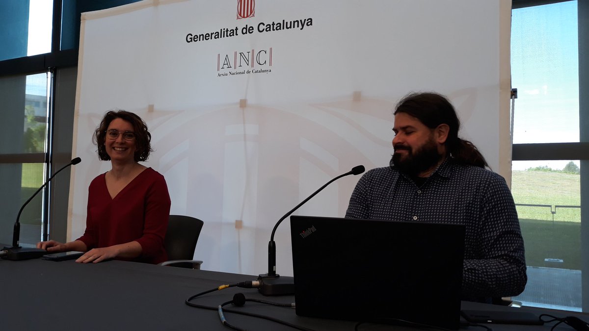 <a href="/Pilar__Campos/">Pilar Campos</a>  i <a href="/eloipuertas/">Eloi Puertas Prats</a> a punt d'anunciar el guanyador del primer #Datathon arxixer.
#preuambicio