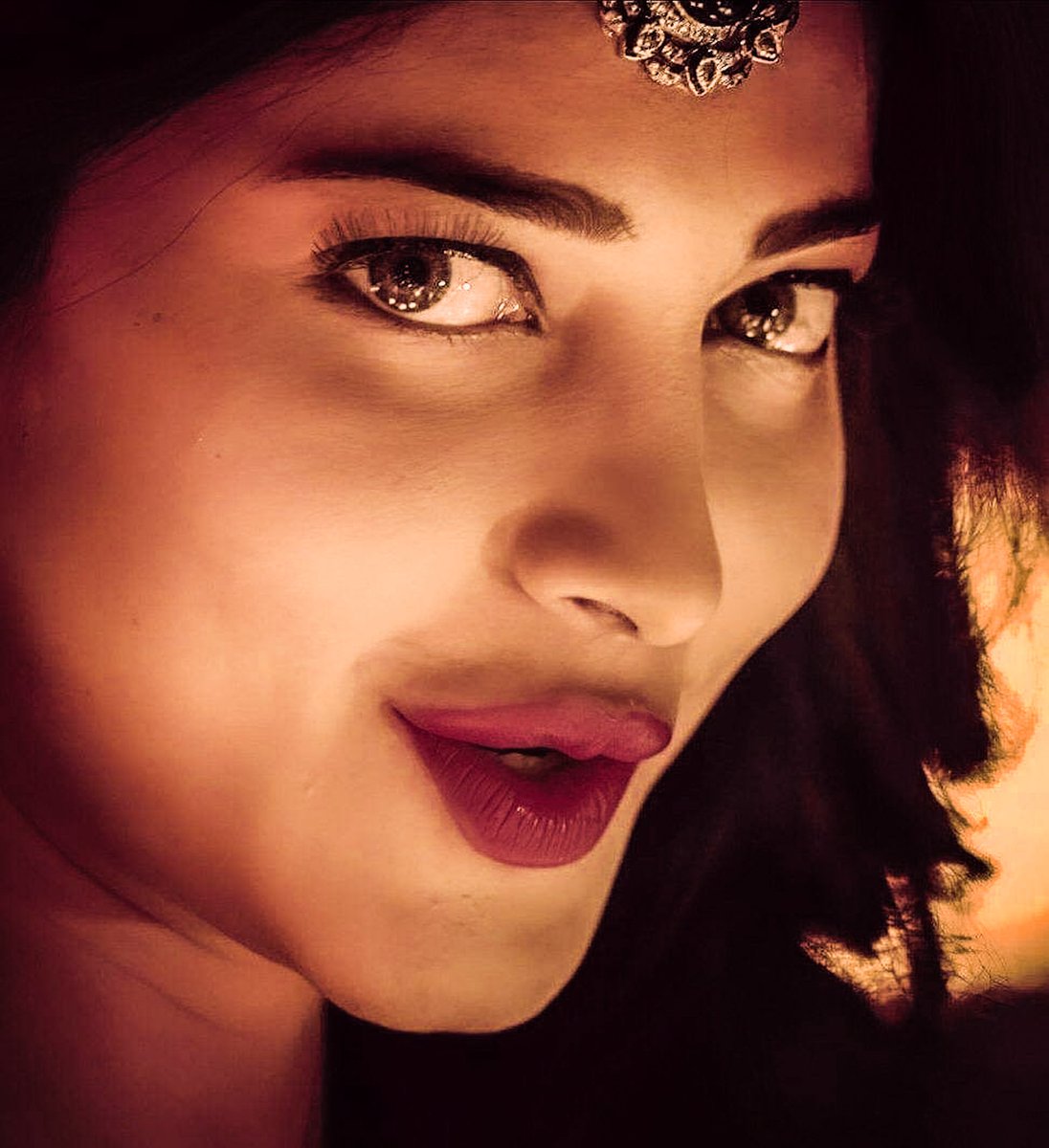 StylishStarRoc3's tweet photo. #ShrutiHaasan heroines lips 🤤💋😘 https://t.co/6YUdE8McHR