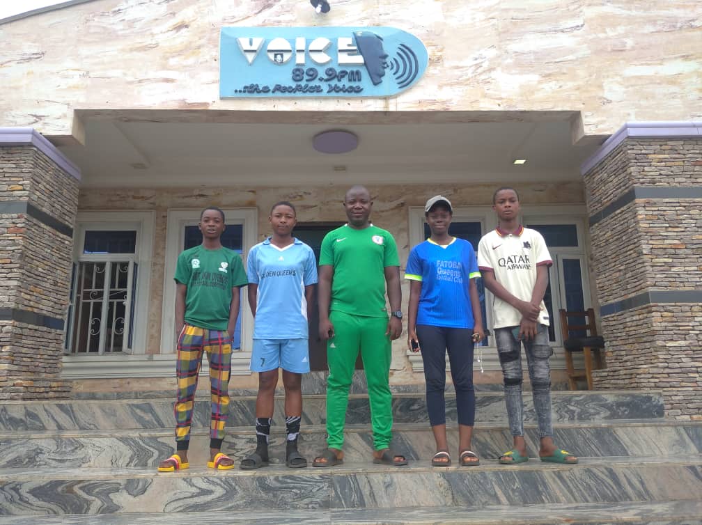 Ekiti State Football Association (@ekitifootball) on Twitter photo The semi finalists of the #ProfAkinOyebodeU15 football competition for boys and girls were live on <a href="/Voicefm899/">Voice 89.9 FM</a> this morning to talk about the experience gained so far and other things.
Cc <a href="/BayoOlanlege/">Bayo Olanlege</a> The semi finalists of the #ProfAkinOyebodeU15 football competition for boys and girls were live on <a href="/Voicefm899/">Voice 89.9 FM</a> this morning to talk about the experience gained so far and other things.
Cc <a href="/BayoOlanlege/">Bayo Olanlege</a>