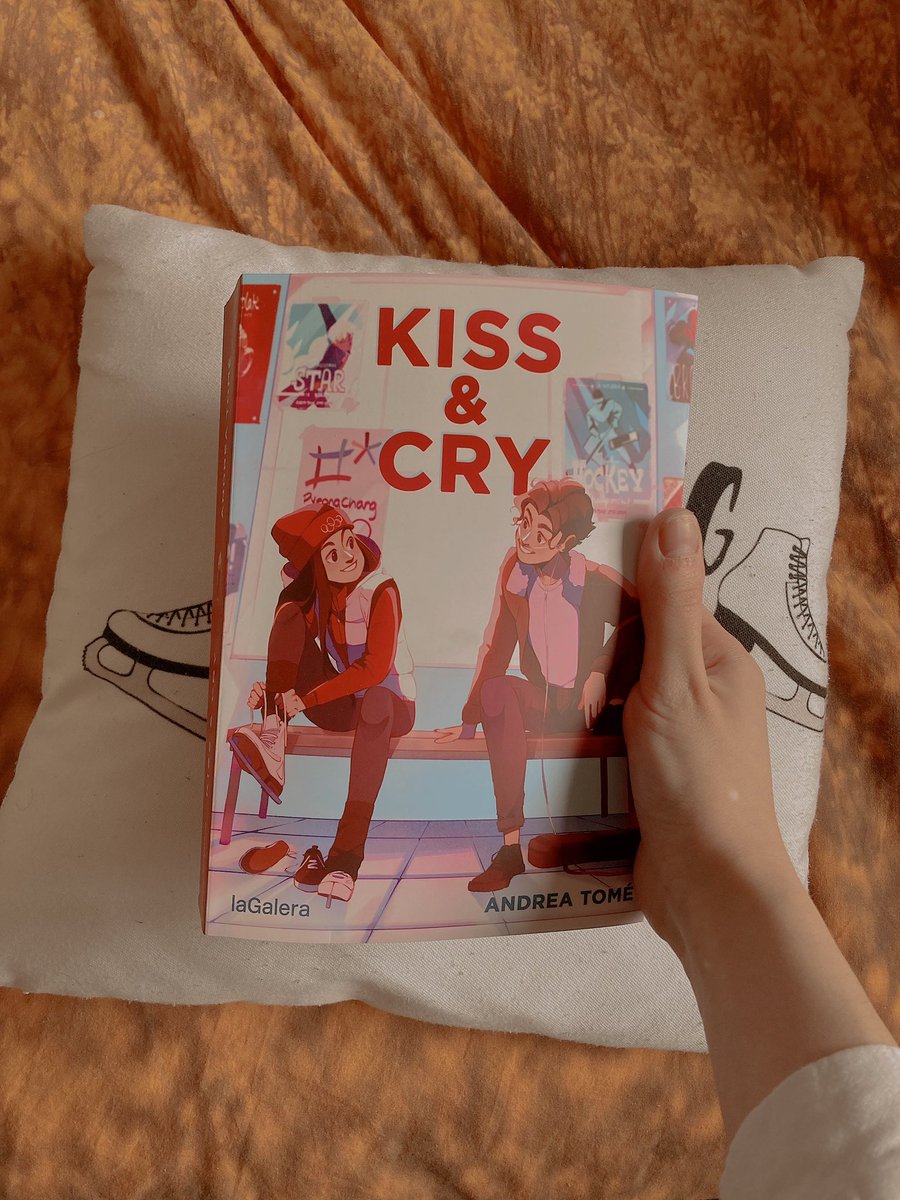 andreatome_'s tweet photo. ⛸ ¡SORTEO EXPRÉS! ⛸

✨Mayo es el mes de concienciación de la fibrosis quística y esta es la semana de concienciación de la salud mental, así que voy a sortear un EJEMPLAR FIRMADO de Kiss &amp; Cry ✨

💜 Internacional
💜 Hasta 16/05/2021
💜 Normas: RT + seguir esta cuenta https://t.co/xxwLy2kdzy
