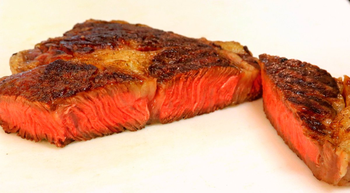bridgetownfiner's tweet photo. #WagyuRibeye perfectly seared with a beautiful, pink center! #BridgetownFinerMeats #Steak #Wagyu #WagyuSteak #WellMarbled #ShopLocal @bridgetownfiner https://t.co/opR1PPMonL