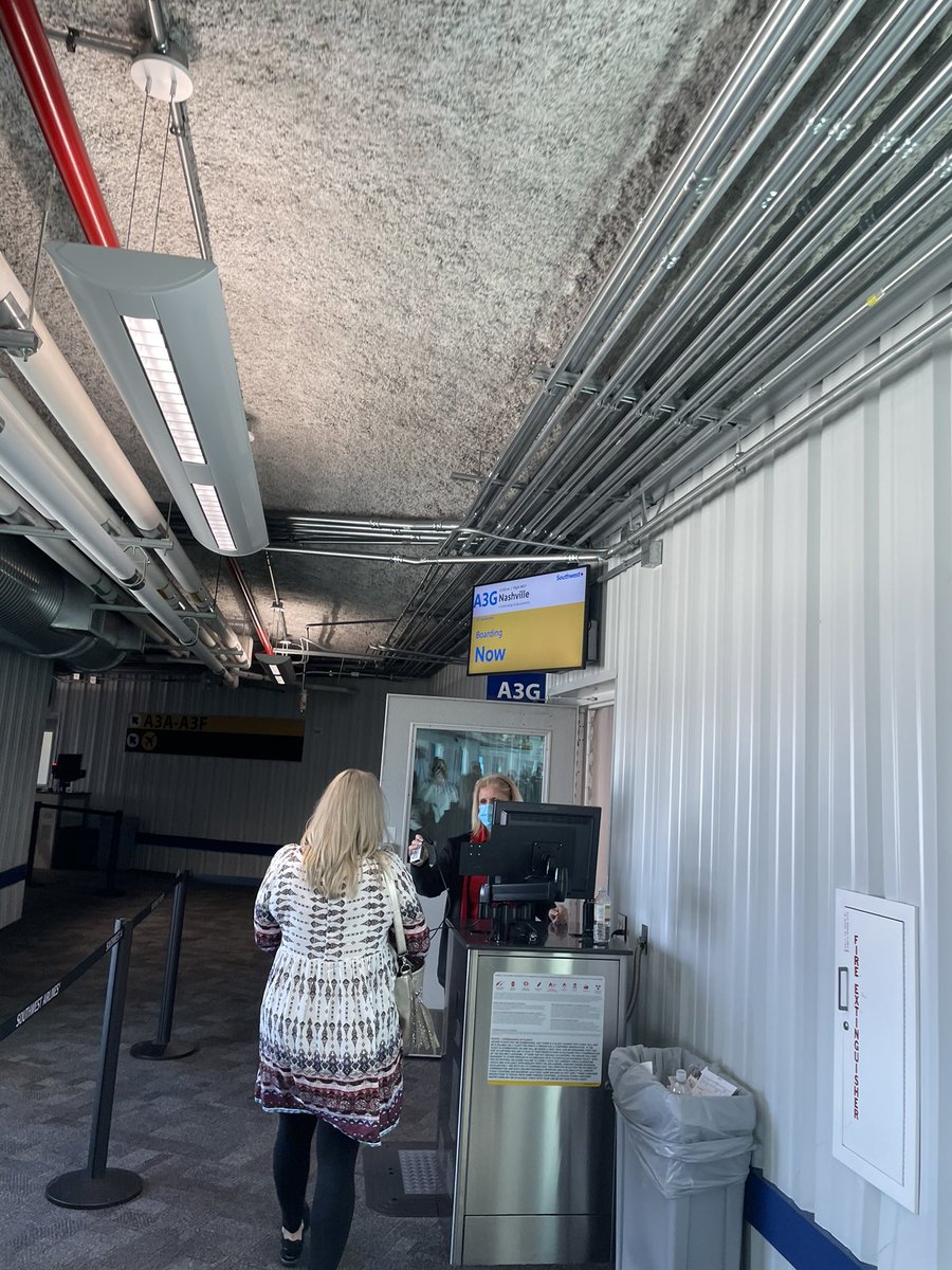 PattyZTravels's tweet photo. Poor Southwest. Relegated to the basement of IAH 😄. #southwestairlines #luv https://t.co/28ZzWiy0Ej