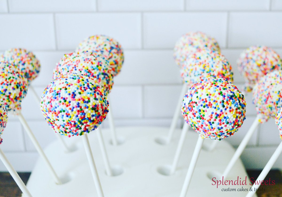 Splendid_Sweets's tweet image. Funfetti cake pops