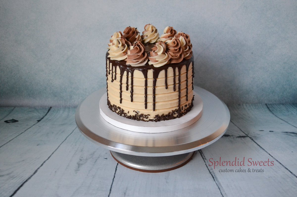 Splendid_Sweets's tweet image. Chocolate drip cake w/ peanut butter buttercream