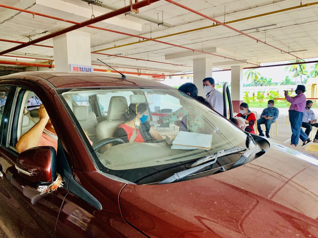 EkMahapatra's tweet photo. Impressed with the initiative taken and efficiency shown by @bmcbbsr @CMO_Odisha @SecyChief for #DriveInVaccination in #Bhubaneswar in collaboration with Symphony Mall.
Takes about 5 mins on an average. Book, visit, get a shot and done ! https://t.co/Hj4JpqvHny