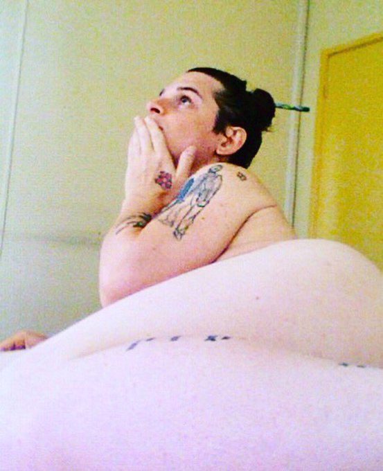 Blessing you🌸🌼🌸 https://t.co/tkF26dsGiO<a href="/tag/amywinehouse"class="tags"><span>#amywinehouse</span></a>