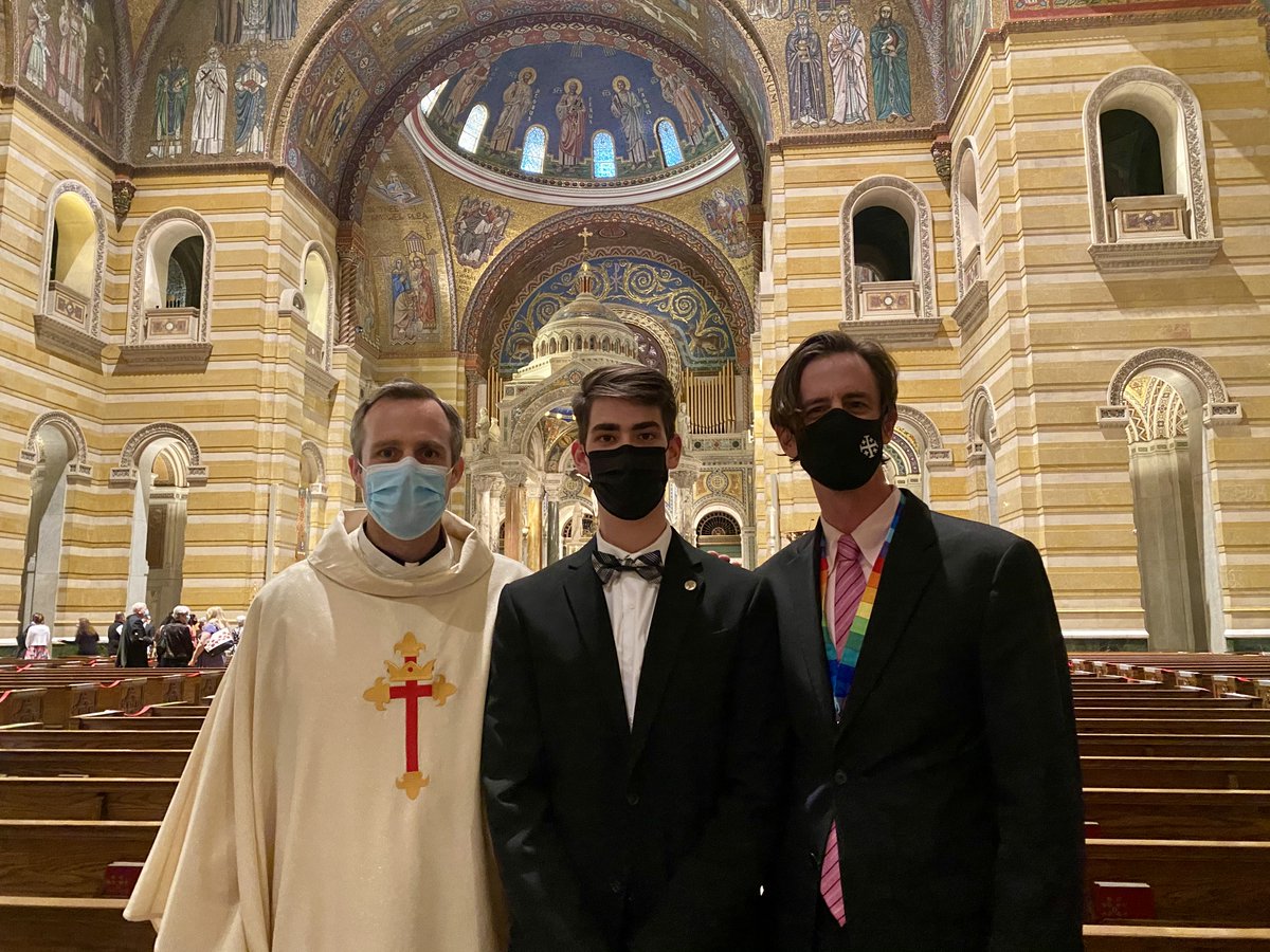 SLUHMinistry's tweet photo. As our selection for the Archbishop May Service Award, Bobby Rizzo '21 was recognized last night at Mass at the Cathedral Basilica, along with seniors from all archdiocesan schools. Since freshman year, Bobby embraced service as part of his time at SLUH. AMDG! https://t.co/ad7cCze9Vr