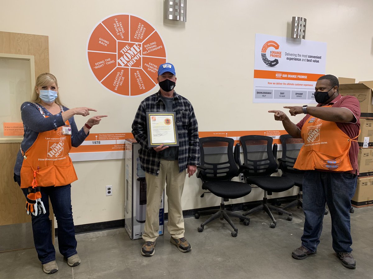 WelsJ18's tweet photo. Celebrating Thomas as he is retiring. Thank you for all you did in tool rental. https://t.co/5dBrIT8UqS