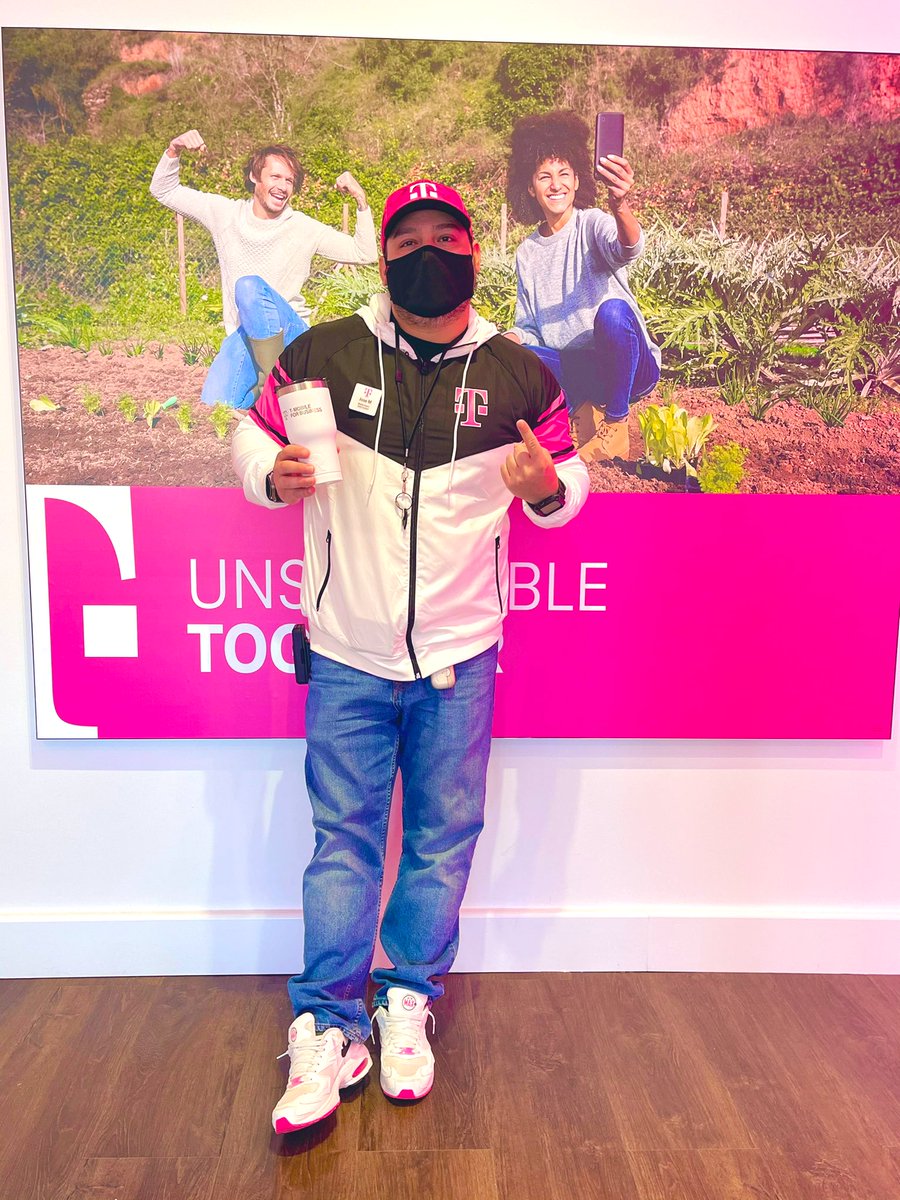 JovCryptoPlug's tweet photo. The Magenta Swag is on point today. Thank you @jlopes08 for my @TMobileBusiness Tumbler 🙌🙏💪 #MagentaSwag #Tmobile4Business #Tmobile #UNCarrierKOTD #NJPowerhouse #TheWestWing💸 #JerseyStrong https://t.co/9xyacvHZ1l