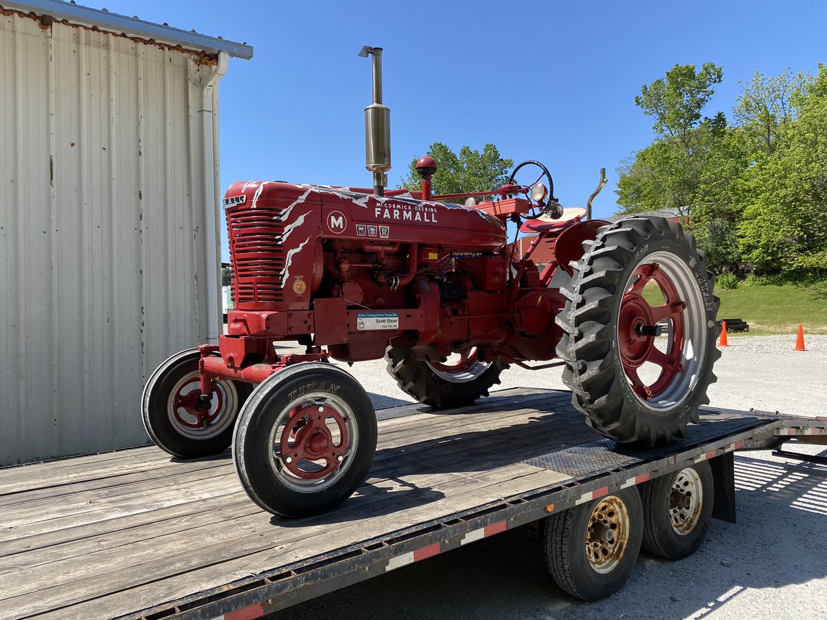 ScottSloan6164's tweet photo. #plant21 is finishing up only means one thing... Tractorride season is here!!! Watch the world go by at 12 mph 💪🏻👍🏻🇺🇸🇺🇸@quinnwho @APonTheBigShow @TheBigShowonWH1 @WHORadio @bales1610 @Skip19551 #whatching https://t.co/XgxzVqOv1s