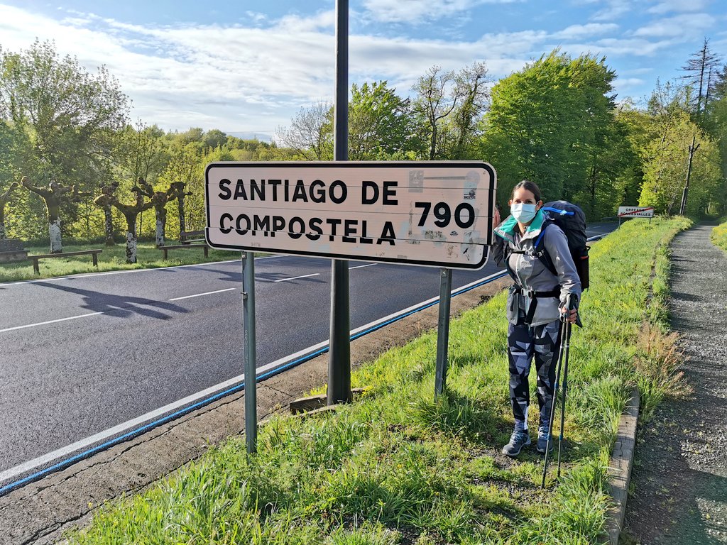 viajar_sola's tweet photo. Camino Francés - etapa 1

¡Comienzo el Camino y es mi cumpleaños! En los últimos años tenía una tradición viajera de cumpleaños y el año pasado me tuve que confinar, así que este año voy a desquitarme bien ☺️🎉.

#SolaenelCamino

Abro hilo de la etapa: https://t.co/bQRLA0VaOr
