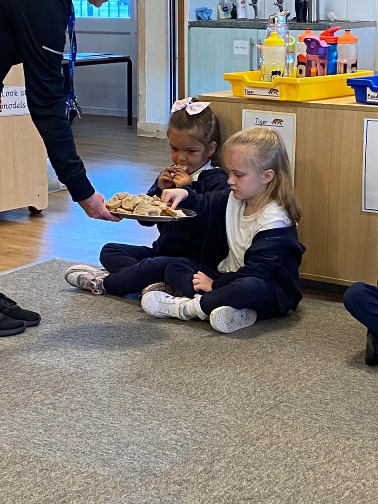 AcklamWhin's tweet photo. βWho will help me eat this bread?β said the Little Red Hen. βWe will!β replied Reception #breadtasting https://t.co/2aJxB5M2Ky
