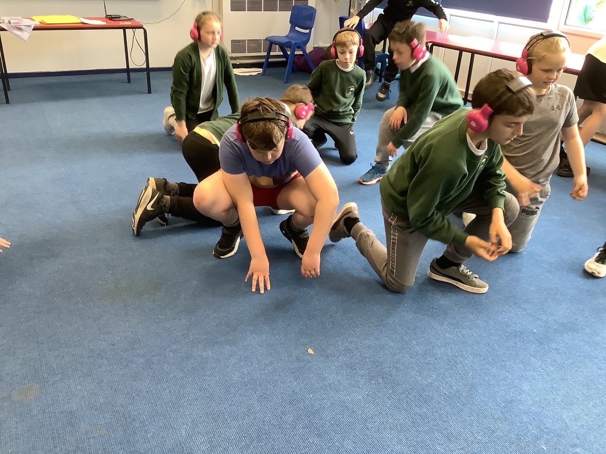 OrmsWestEndSch's tweet photo. Learning about Islam going on a virtual adventure! Oak understand the 5 pillars of Islam.

#nowpressplay #REexperience #creativelearning https://t.co/mxeekVj0gw