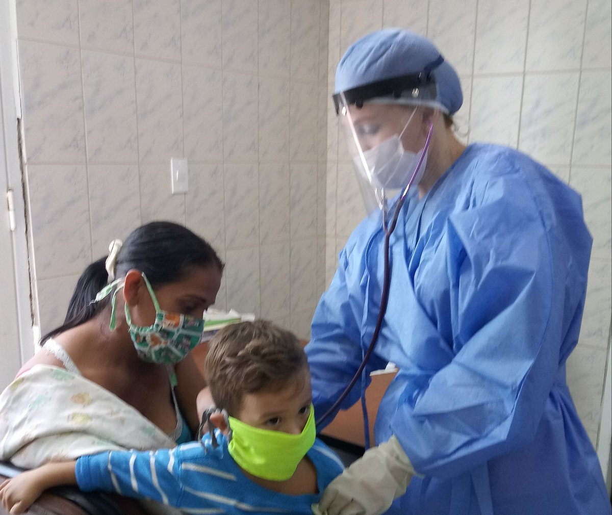 #DíaDelNiñoHospitalizado 
Un aplauso a los esfuerzos de humanización que llevan a cabo, cada día, el equipo de profesionales que trabajan por su bienestar. 
<a href="/Cubacoopera_Ve3/">Misión Médica Cubana en Venezuela</a>

#TeLanzoUnBeso
#CubaCoopera 
#CubaSalvaVidas