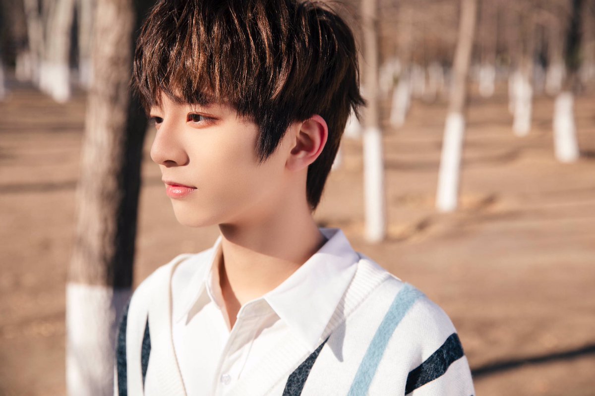 guanyounet's tweet photo. HAOHAN POSTED THIS IN THE MIDDLE OF THE DROUGHT OMG THANK U 

#Happy19thGuanyou 
#刘冠佑5月14日生日快乐 https://t.co/lcDxCuLvz9
