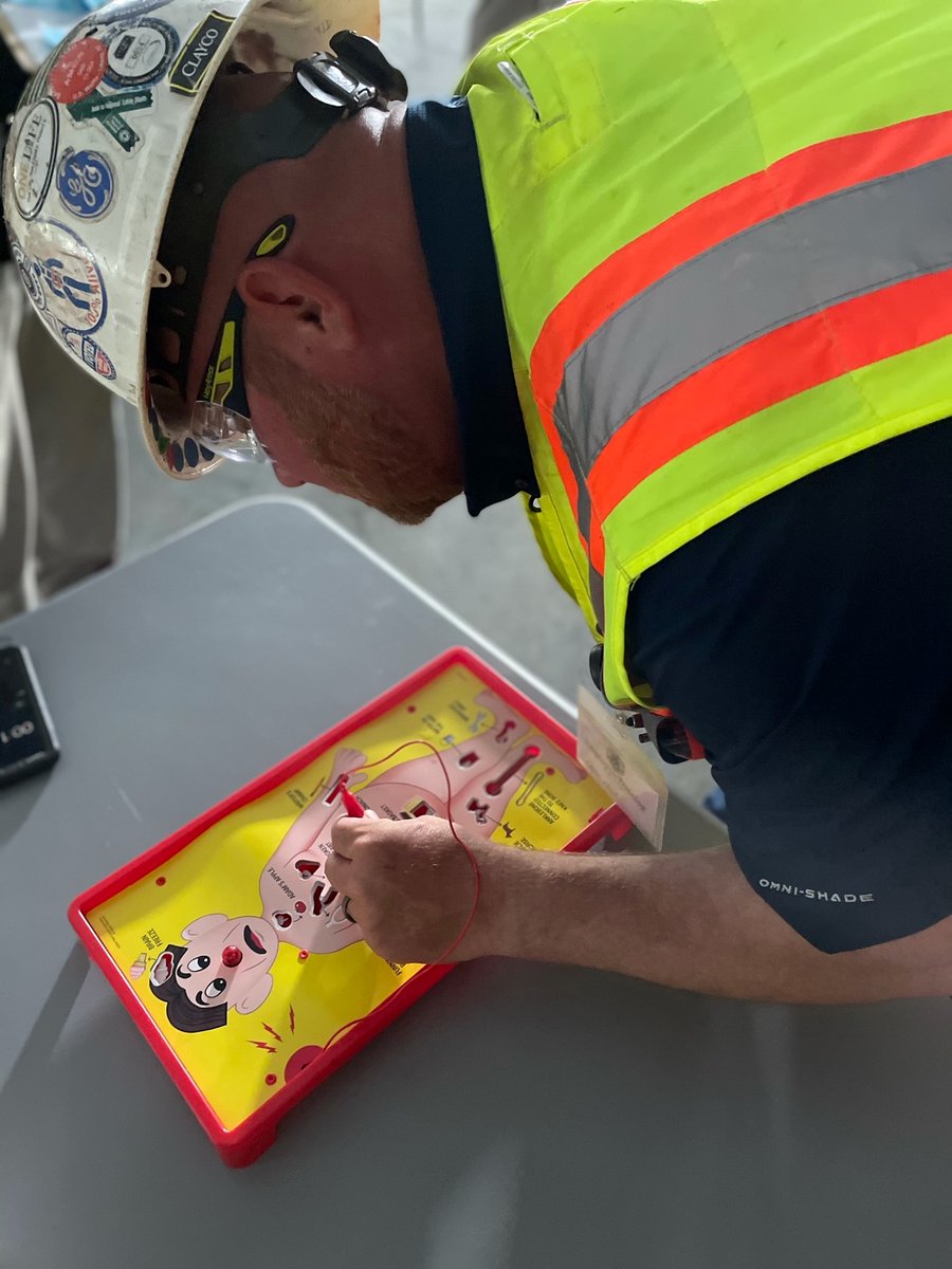 EldecoInc's tweet photo. The ultimate winner was the one who removed the battery from the game, eliminating the hazards before even engaging in the activities. https://t.co/UR2NvWFOFm