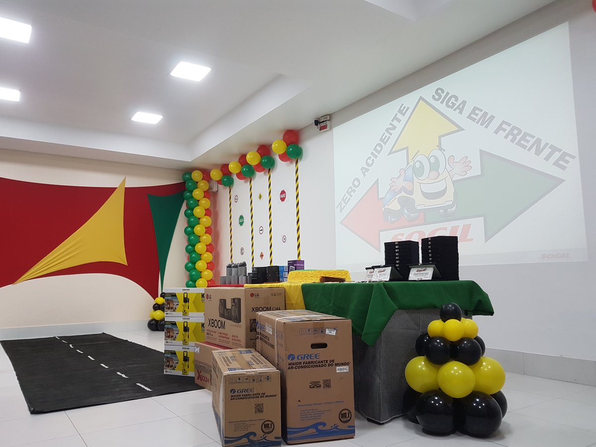 SOGIL_Oficial's tweet photo. #MaioAmarelo 🎗️
Você sabia que a #SOGIL possui um programa de valorização da vida? Através do #ZeroAcidente, os motoristas da empresa são premiados de acordo com o tempo sem envolvimento em ocorrências de trânsito.
#TrânsitoSeguro #Conscientização #TransporteColetivo https://t.co/wK6X981Fwc