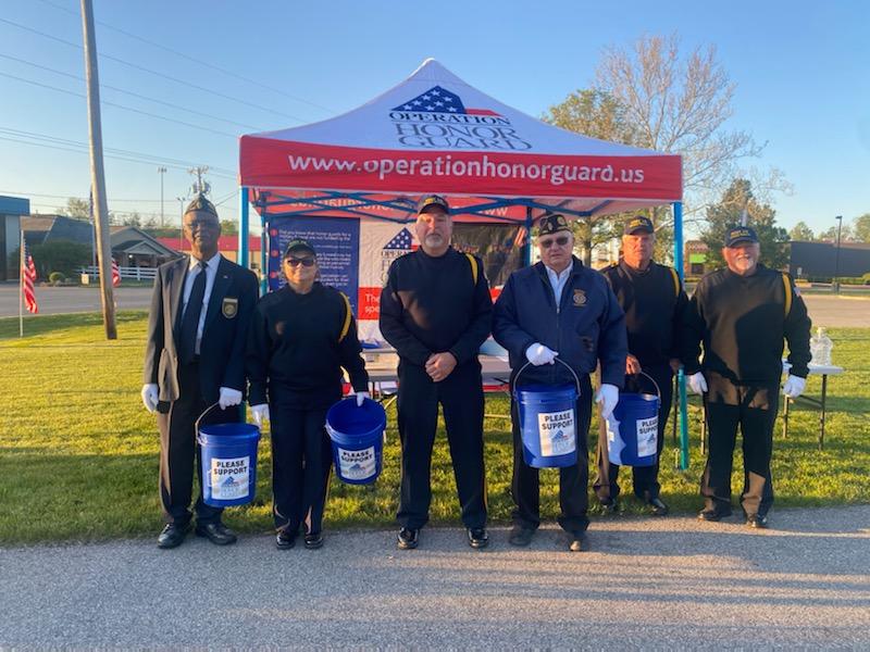 WCIA3's tweet photo. Here's a picture of the crew out at our Danville location! Swing by and say "Hello!" on your way to work this morning! #WCIA #operationhonorguard https://t.co/8fBRdxyCWZ