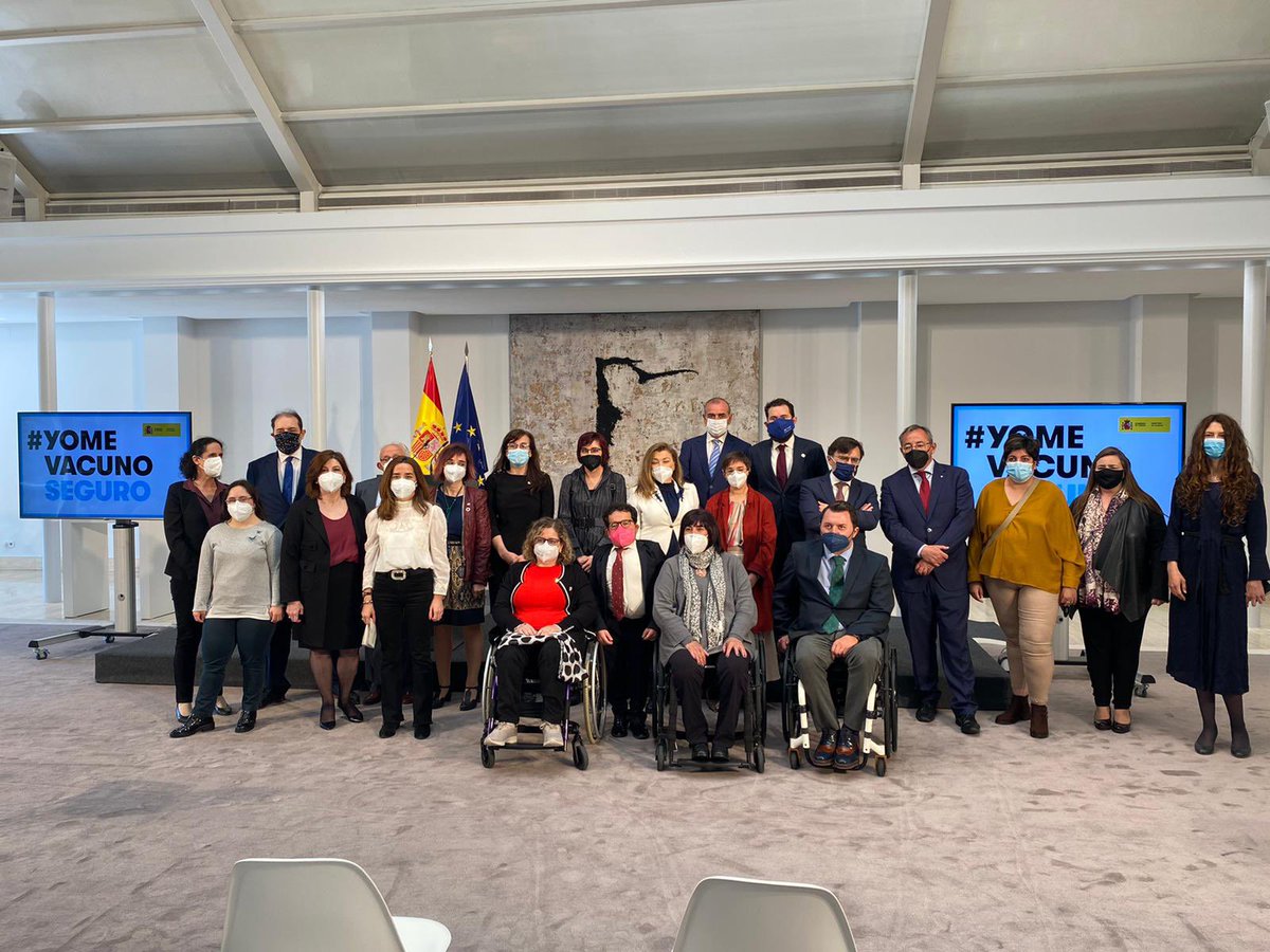 FSardon69's tweet photo. @Predif_Estatal en el acto organizado por @Cermi_Estatal en Moncloa con la presencia de @sanchezcastejon y @carmencalvo_ con motivo de la reforma de la Constitución donde se retira el término #minusvalido por #personascondiscapacidad https://t.co/dO9btFTSR4