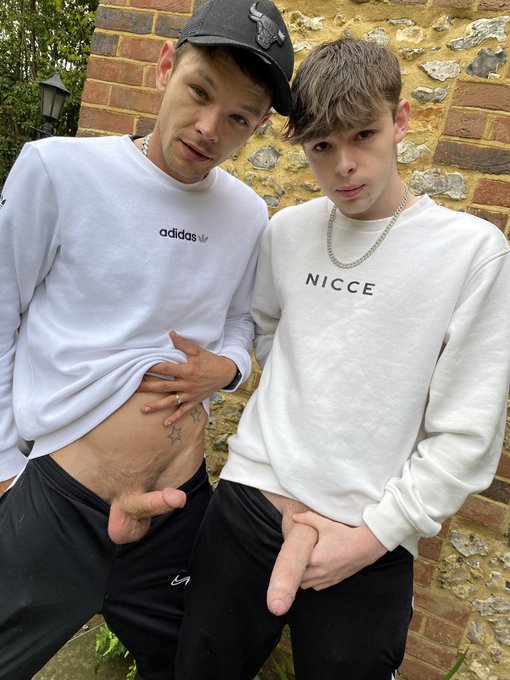 Myself & @gaytwink0001 will be in Manchester from the 22nd till the 24th! Any Manchester based models