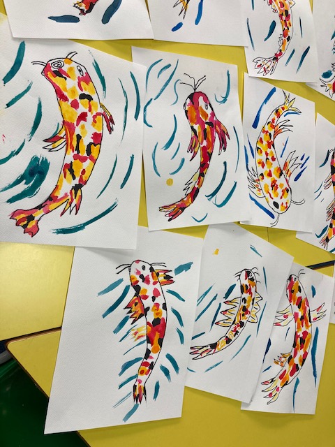 We've been creating fabulous koi carp art in Kingfishers!  We used drawing inks to produce the beautiful mottled effect 🎨🐟
<a href="/ravensdenps/">Anna Spyropoulos</a> <a href="/Ravensdenhead/">A Spyropoulos Ravensden/Roxton</a>