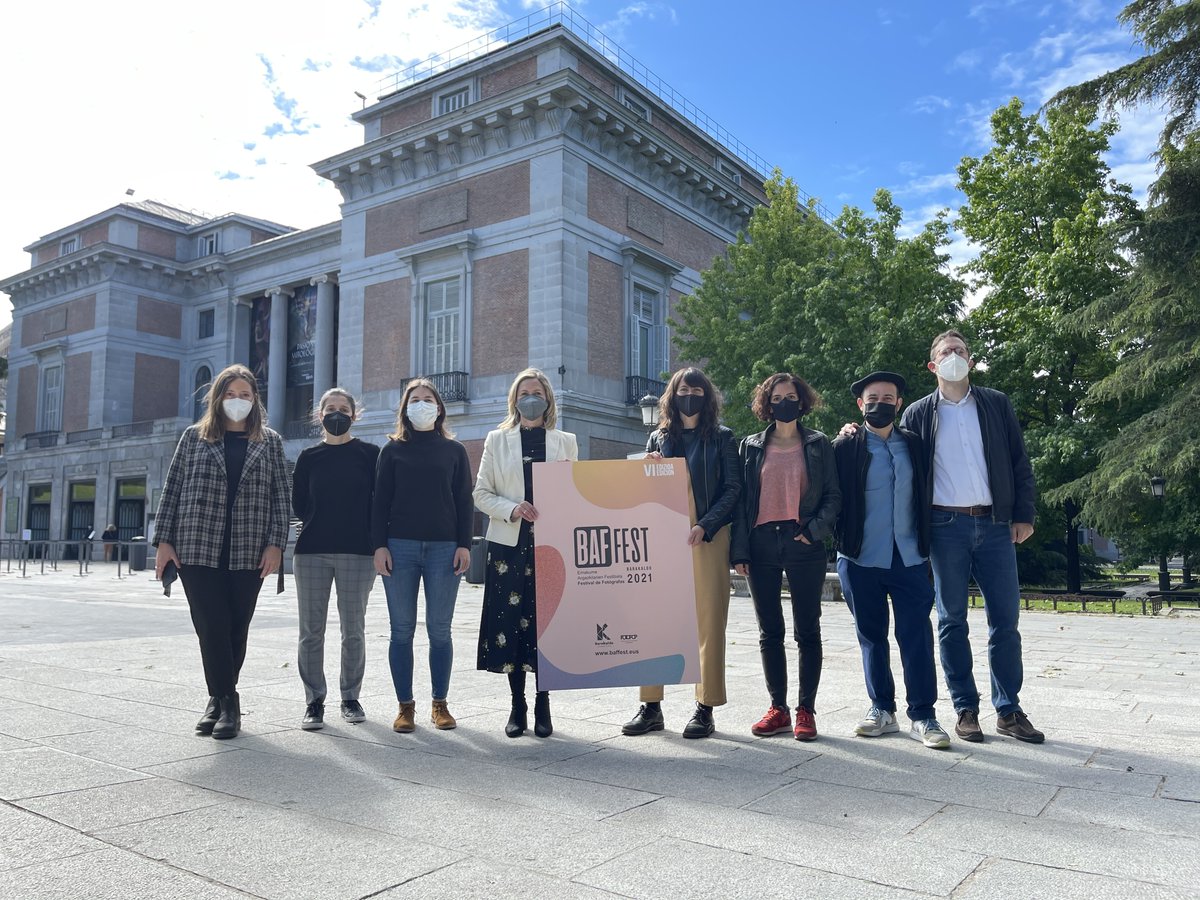 infobarakaldo's tweet photo. La alcaldesa de Barakaldo presenta el vi certamen de fotógrafas BAFFEST Barakaldo 2021 en Madrid 📸🧍♀️https://t.co/1kbHoflHnY
---
Barakaldoko alkateak Baffest 2021 argazkilarien VI. Lehiaketa aurkeztu du Madrilen 📸🧍♀️https://t.co/1kbHoflHnY
#Baffest #Barakaldo #Fotografía https://t.co/VNjcKR78Cp